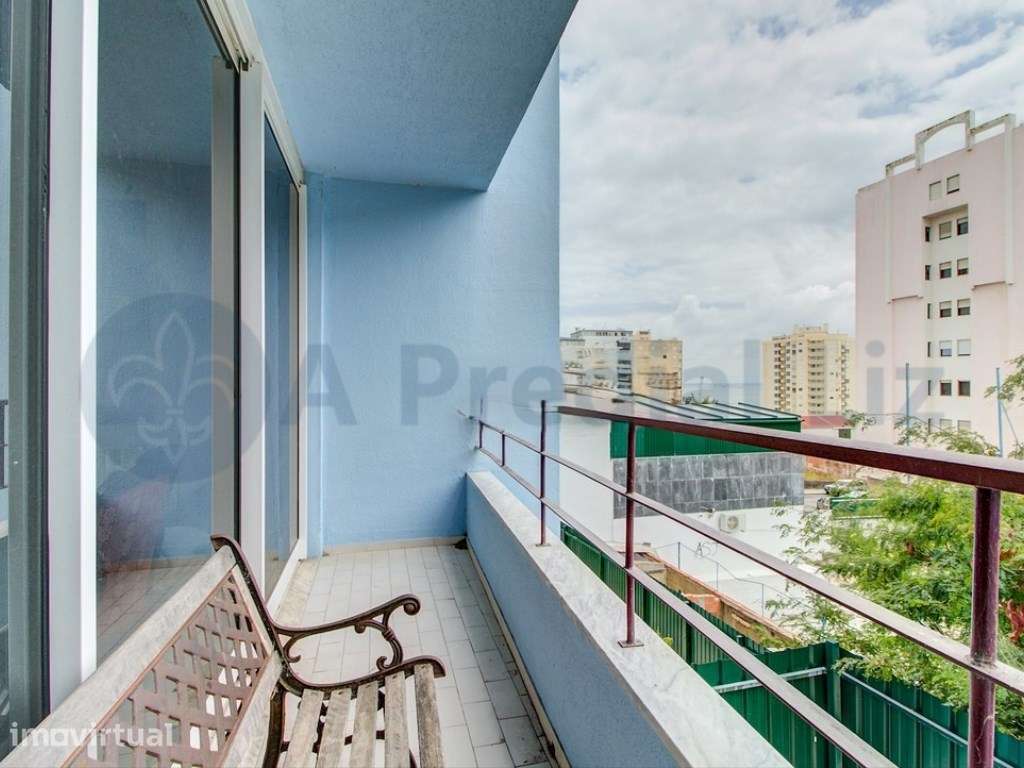 APARTAMENTO T3 MODERNO com GRANDE VARANDA e GARAGEM - Grande imagem: 3/13