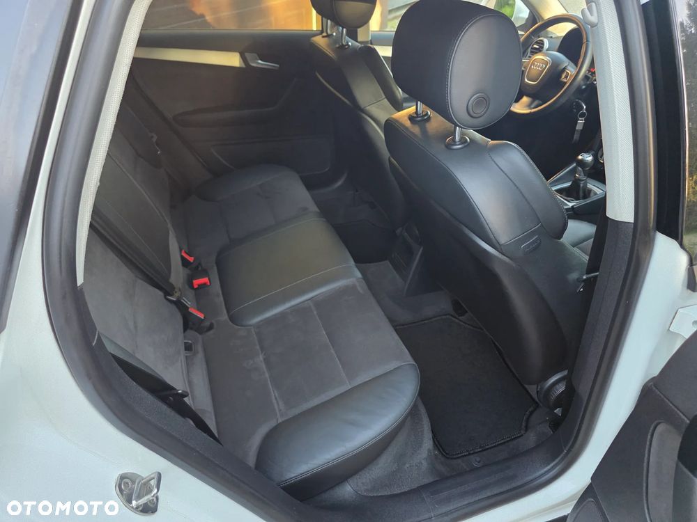 Audi A3 Sportback 1.4 TFSI S line Sportpaket - 9