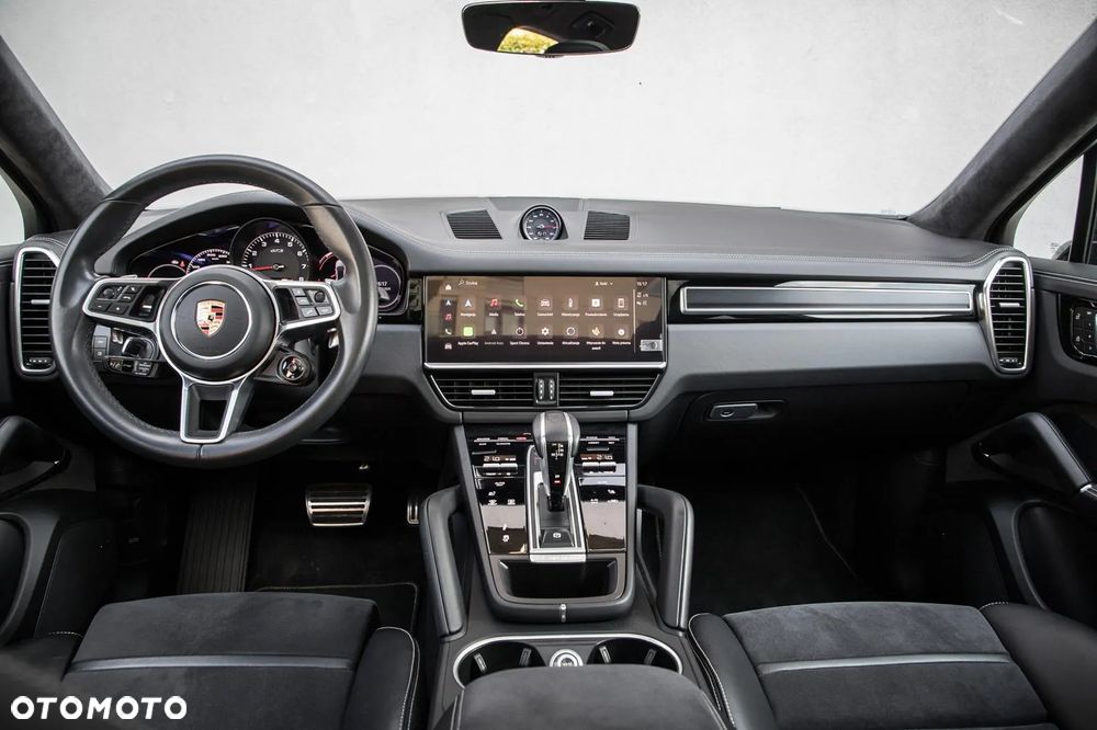 Porsche Cayenne Coupe GTS - 13