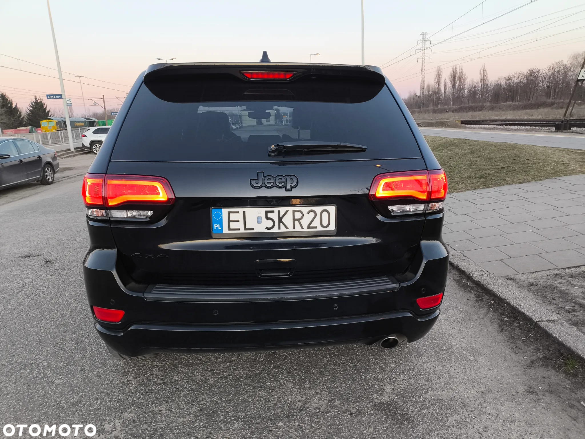 Jeep Grand Cherokee - 13
