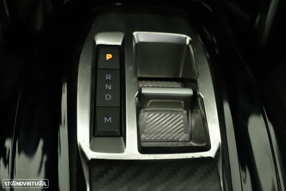 Peugeot 2008 1.2 PureTech GT EAT8 - 15