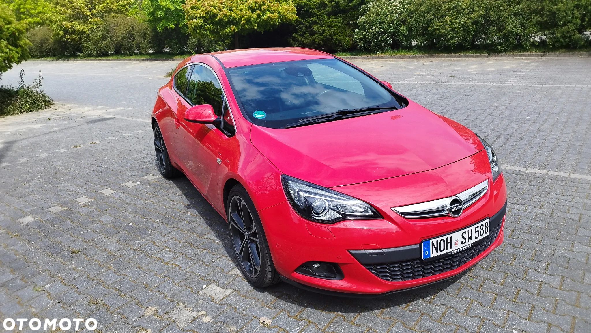 Opel Astra IV GTC 1.6 T Sport - 1