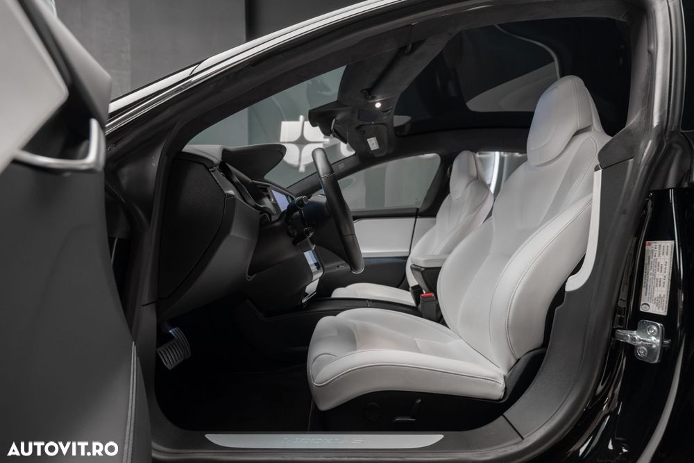 Tesla Model S - 14