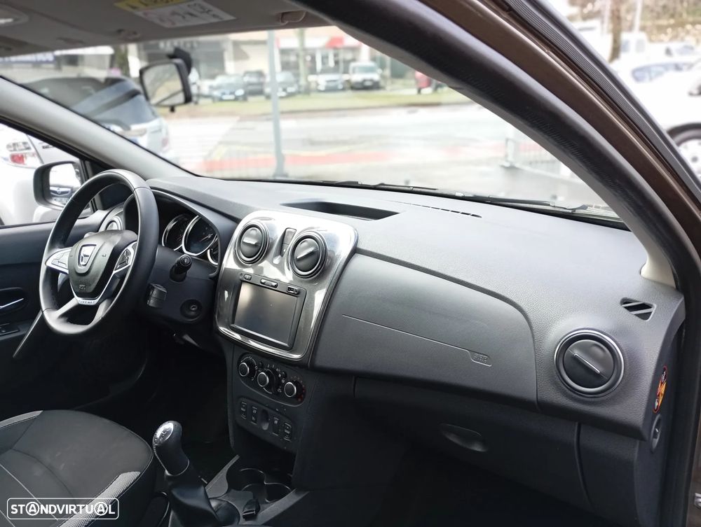 Dacia Sandero 0.9 TCe Stepway - 4