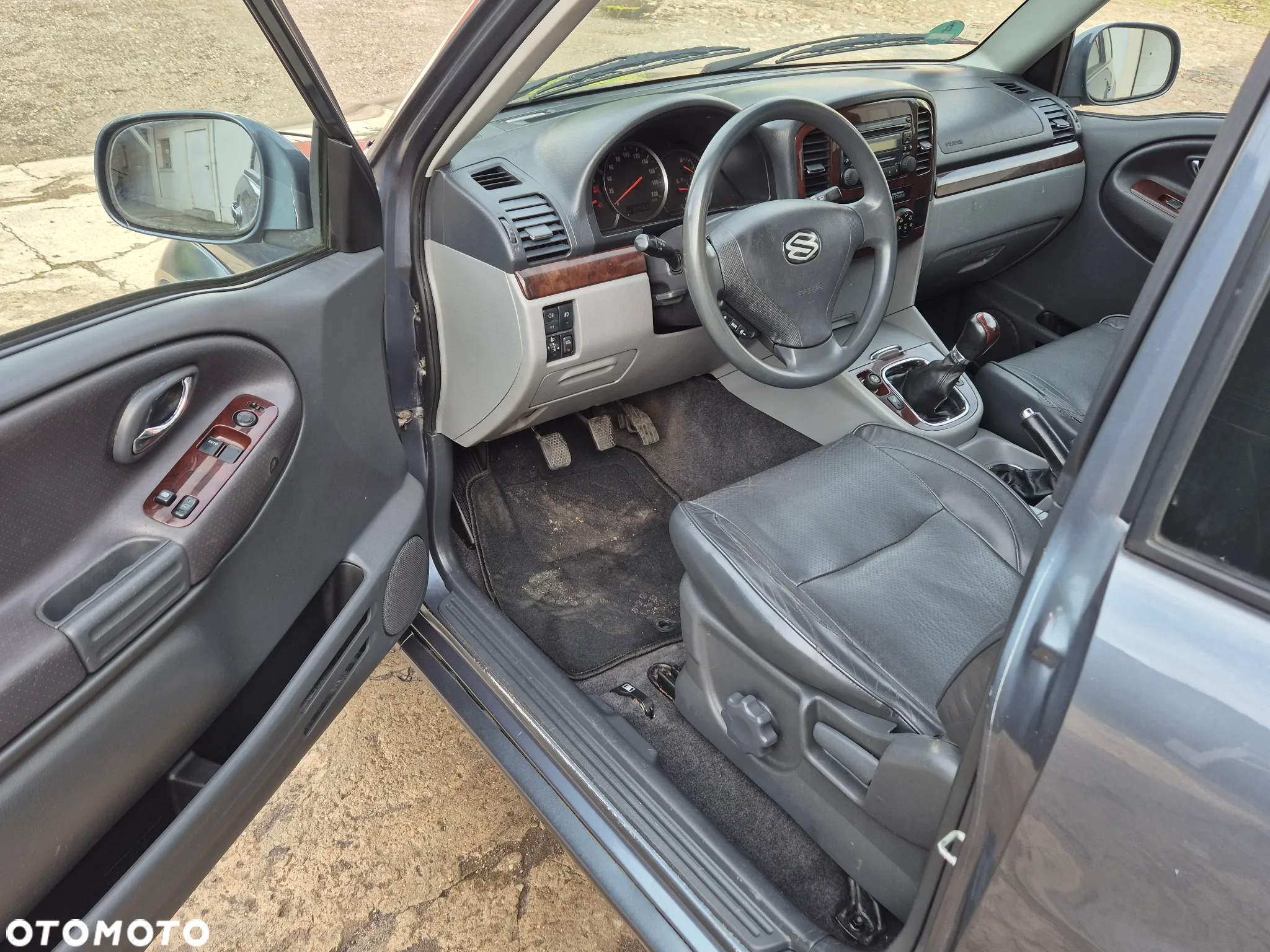 Suzuki Grand Vitara 1.6 - 12