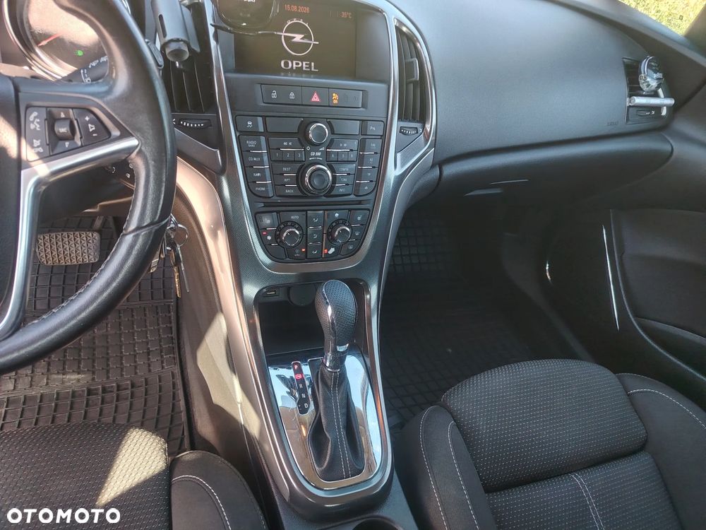 Opel Astra 1.6 T Cosmo - 11