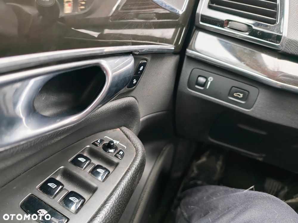 Volvo XC 90 D5 AWD Momentum - 10