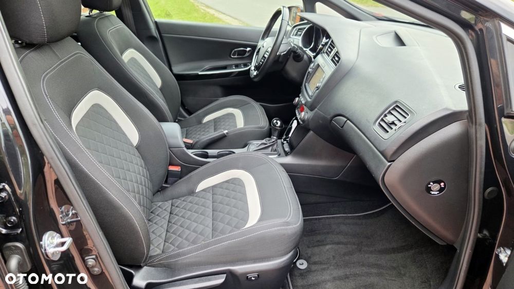 Kia Ceed 1.6 CRDi 136 DCT ISG GT Line - 38