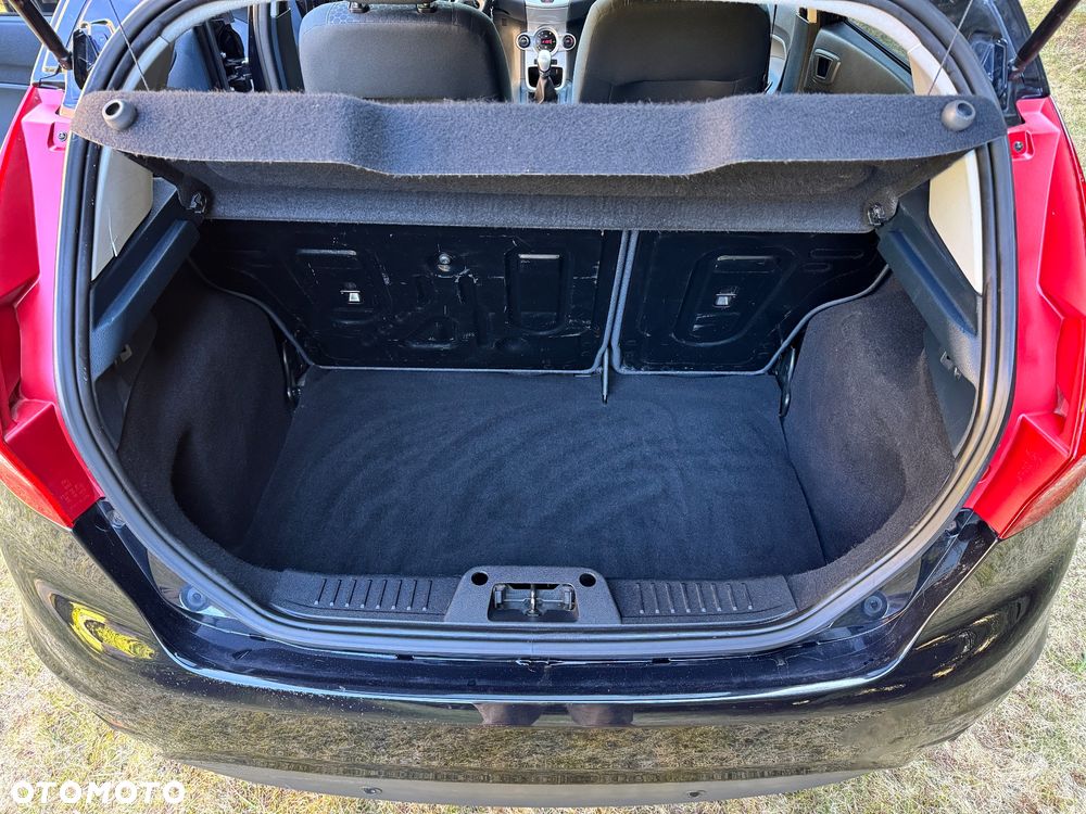 Ford Fiesta 1.6 Ti-VCT Titanium - 11