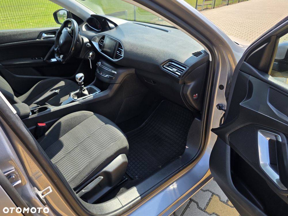 Peugeot 308 e-HDi 115 Stop & Start Allure - 17