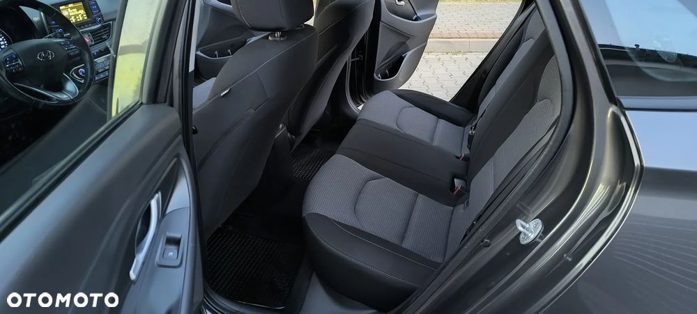 Hyundai i30 blue Kombi 1.6 CRDi Passion - 13