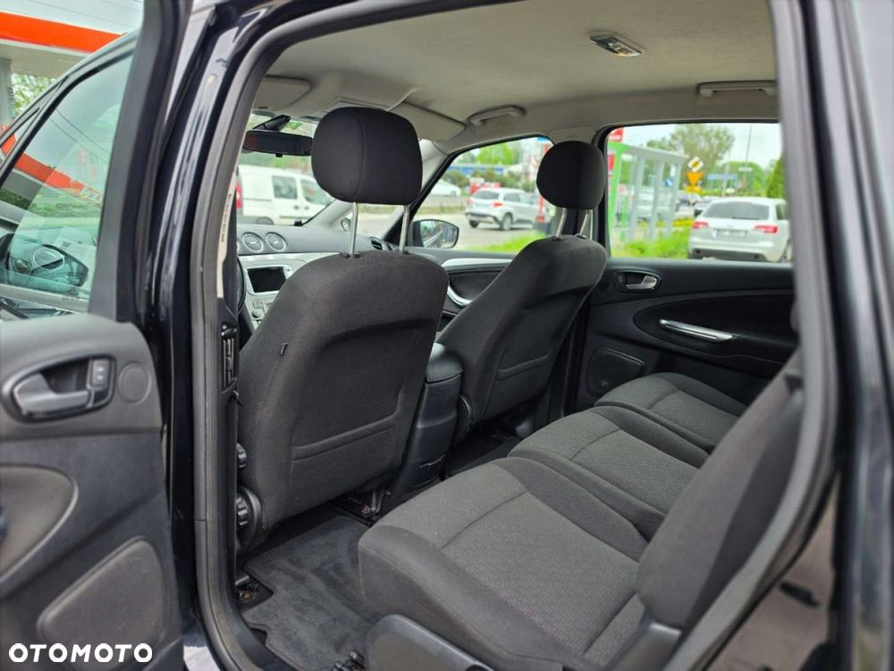 Ford S-Max - 34