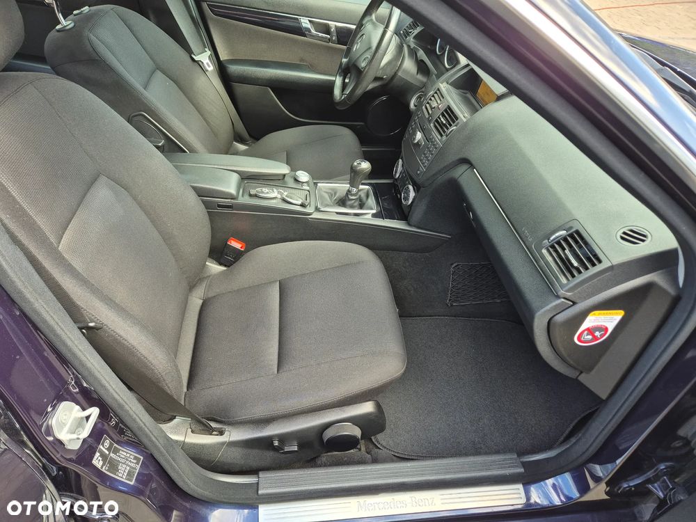 Mercedes-Benz Klasa C 200 CDI Classic - 14