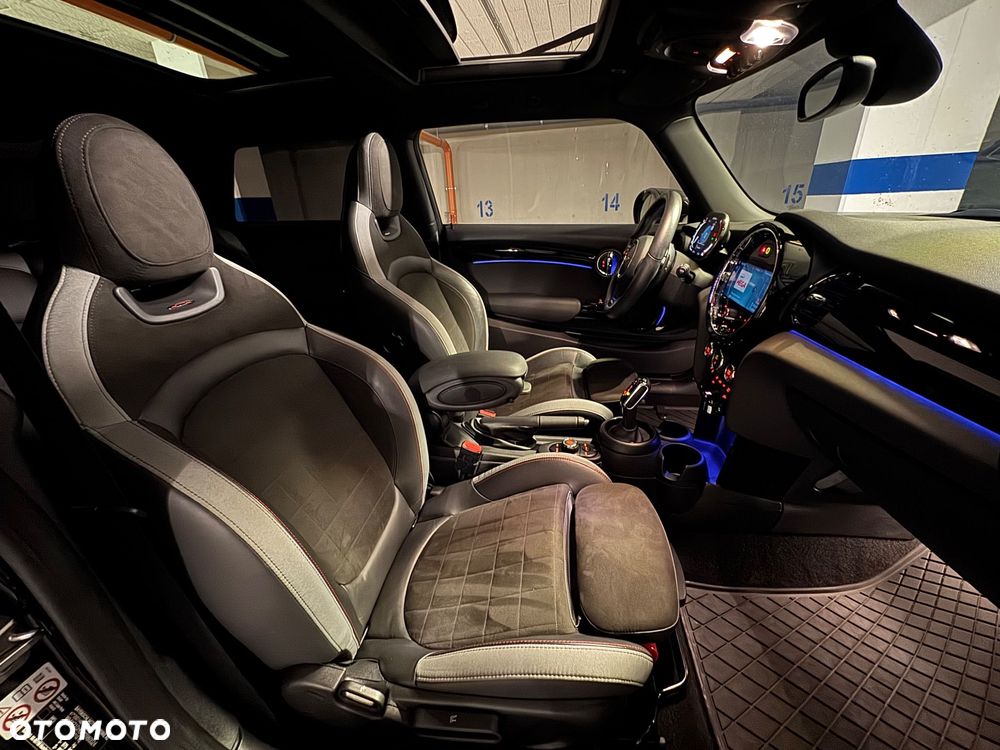 MINI John Cooper Works - 23