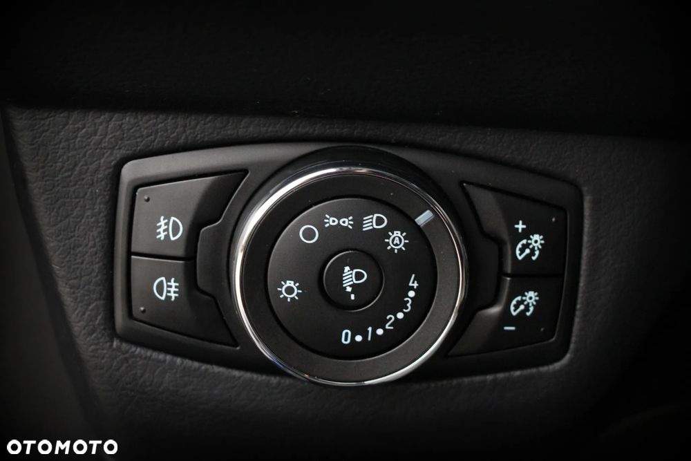 Ford Tourneo Courier 1.5 TDCi Titanium - 18