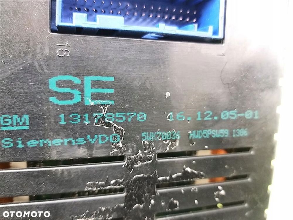 Radio+ wyświetlacz kpl CD 30 FABERYCZNY Opel Zafira B II 2005-2011R 1319074 - 9