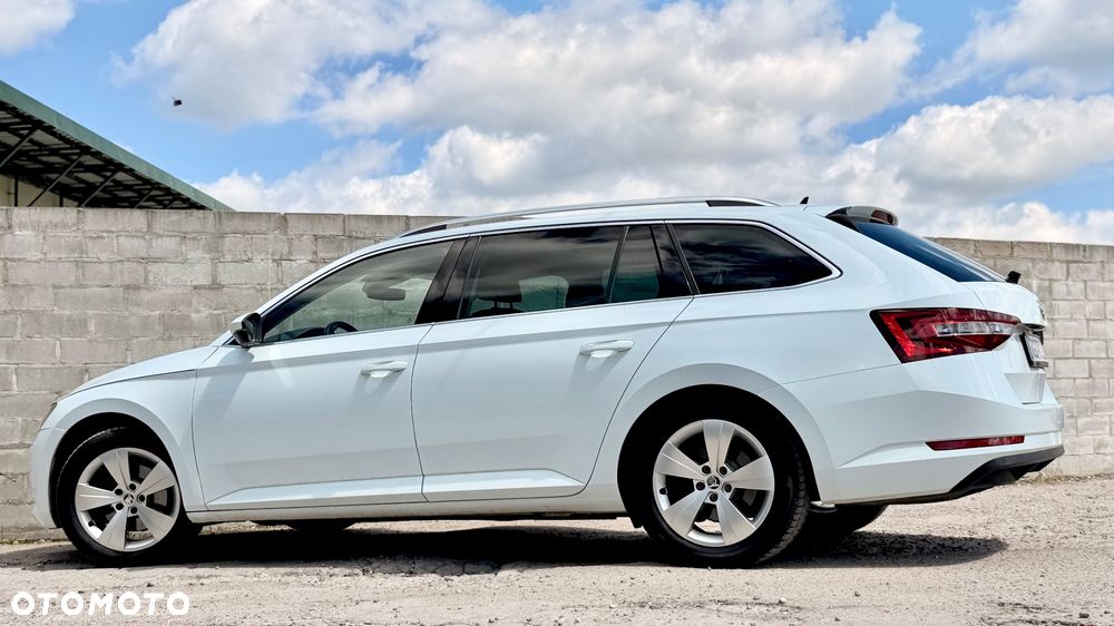 Skoda Superb 2.0 TDI DSG Premium Edition - 9