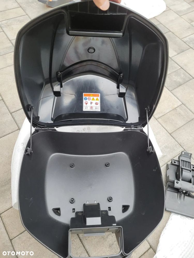 Kufer centralny Honda SH 125 300 - 30