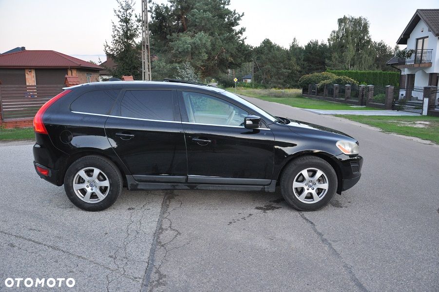 Volvo XC 60 3.2 AWD Momentum - 4