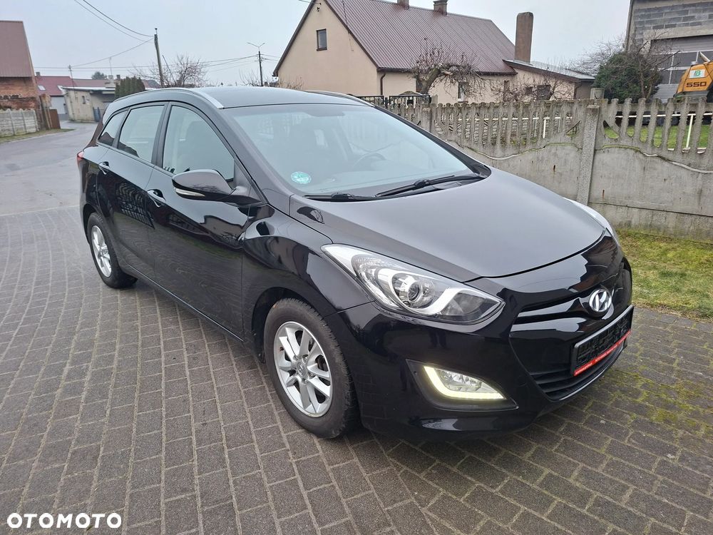 Hyundai i30 blue 1.6 CRDi Passion - 2