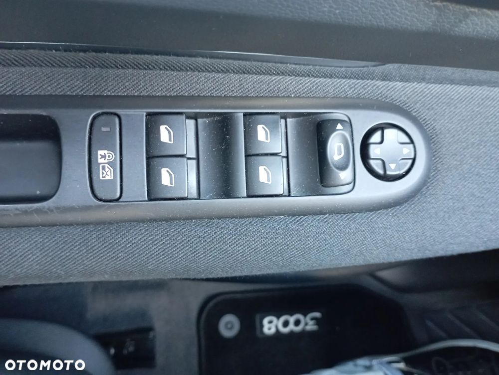 Peugeot 3008 1.6 HDi Access - 18