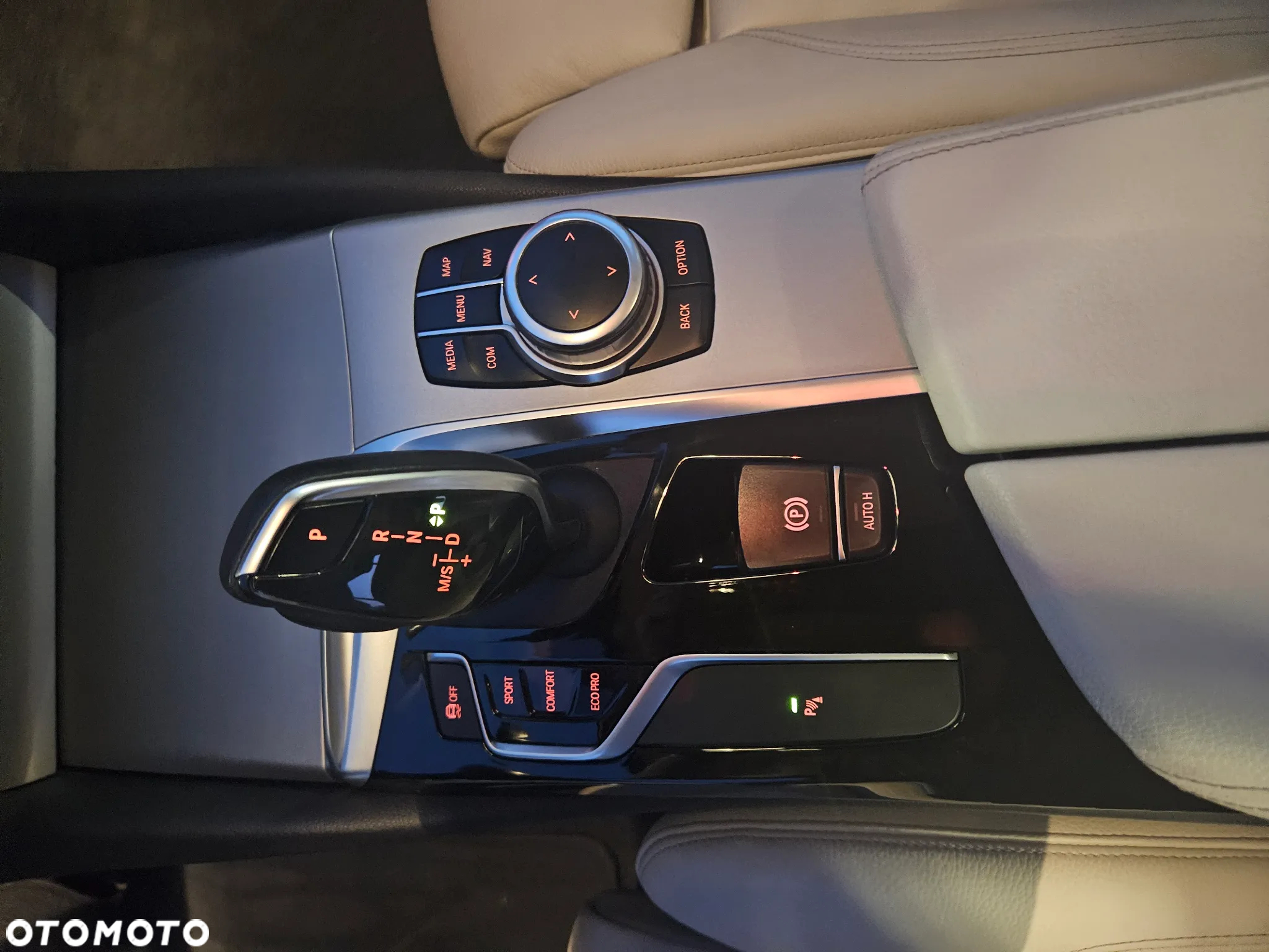 BMW Seria 5 520d Luxury Line sport - 32