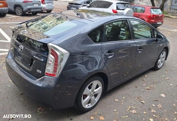 Toyota Prius 2015 photo 5