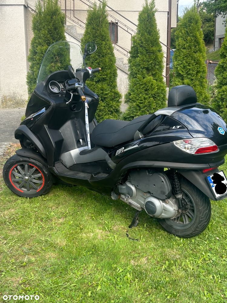 Piaggio MP-3 - 4