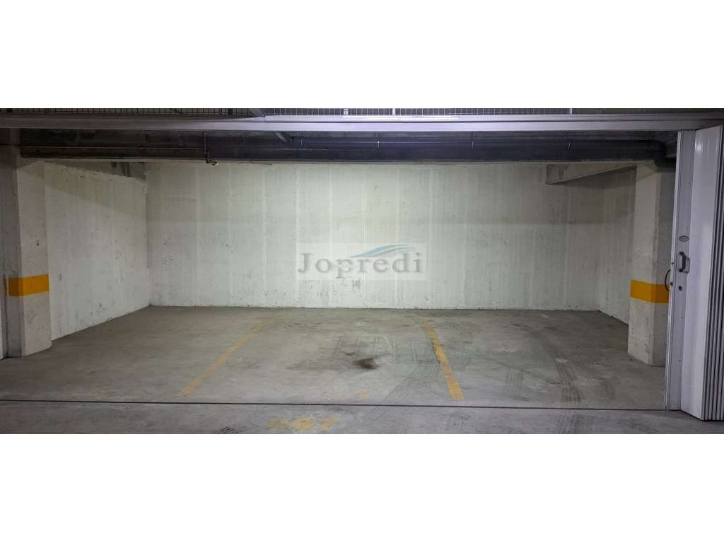 Garagem Box para 3 automóveis - Grande imagem: 4/7