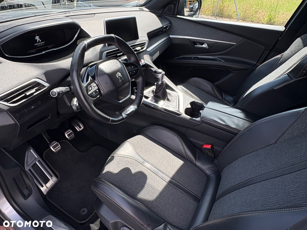 Peugeot 5008 - 5