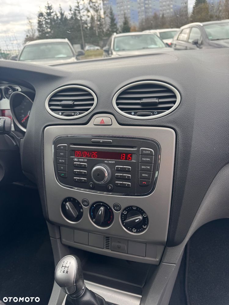Ford Focus 1.6 Ambiente - 23