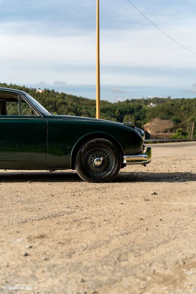 Jaguar MK II - 47