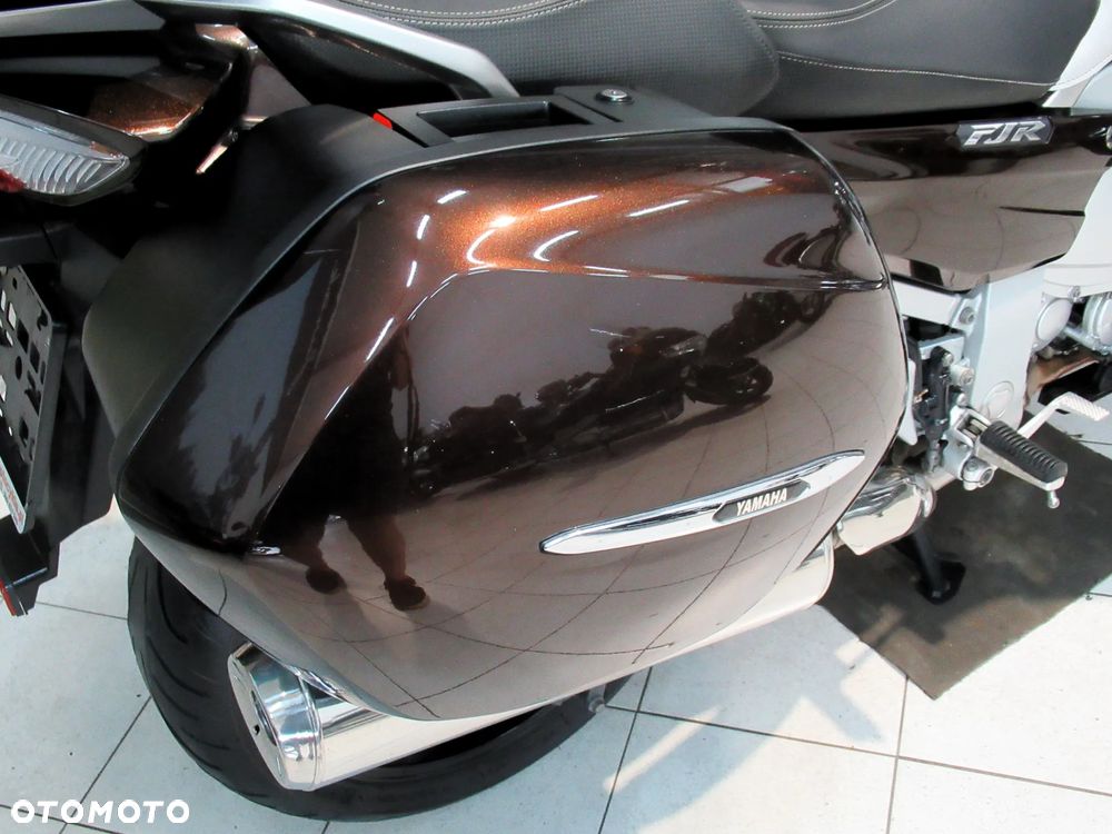Yamaha FJR - 16