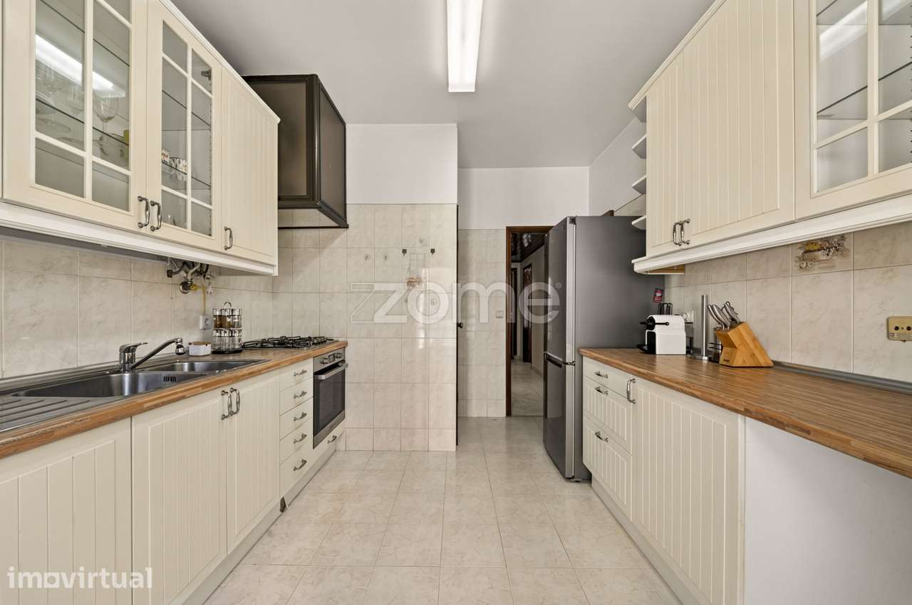 Apartamento T2 c/2 varandas a 3mins da estação das Mercês - Grande imagem: 4/22