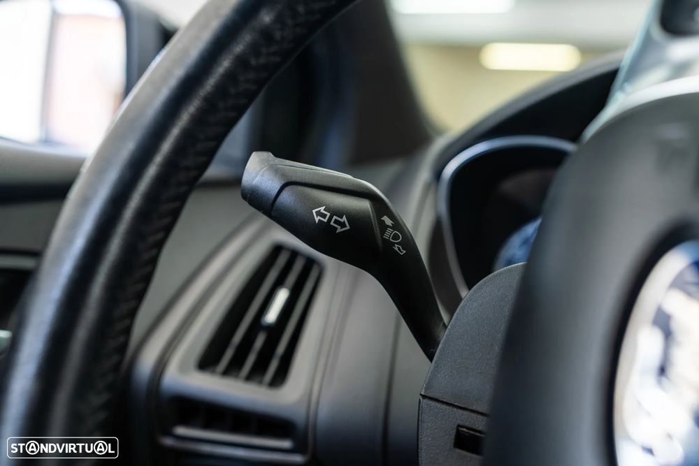 Ford Focus 2.0 EcoBoost ST c/ Pack Pele Desportiva - 18