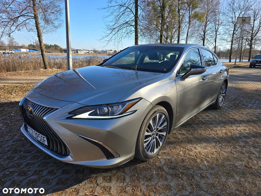 Lexus ES - 3