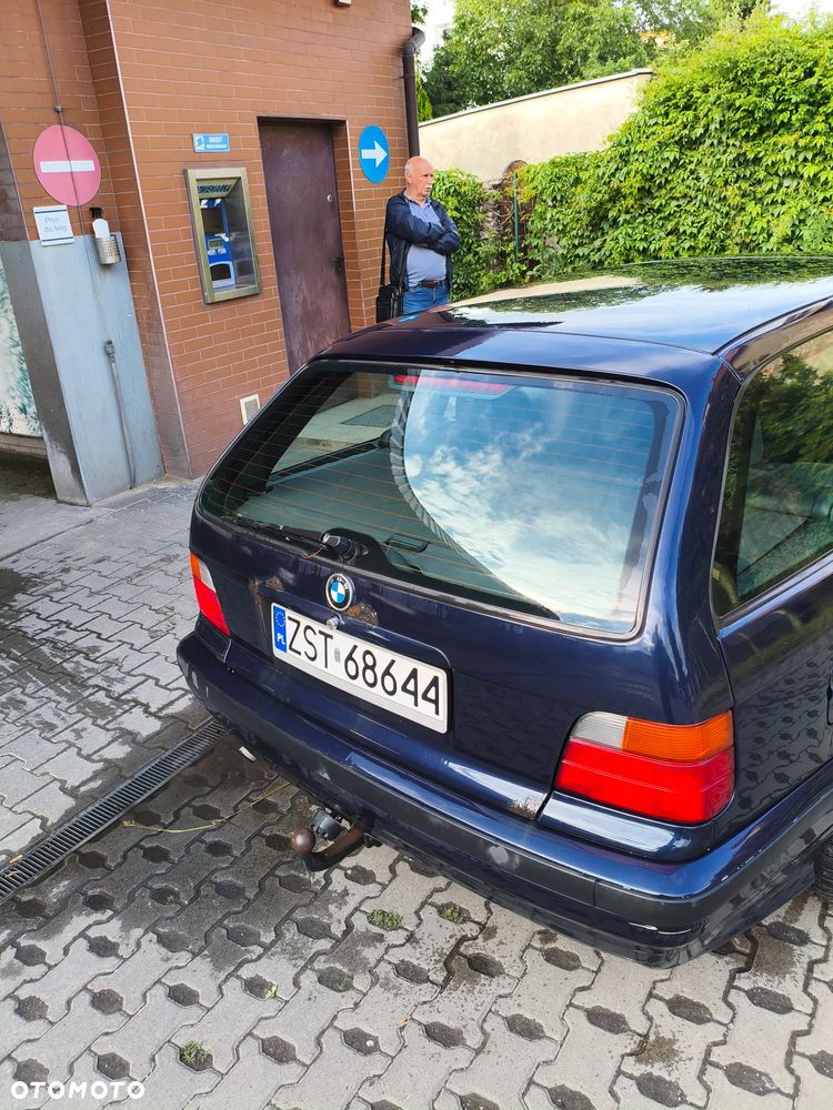 BMW Seria 3 318i - 6