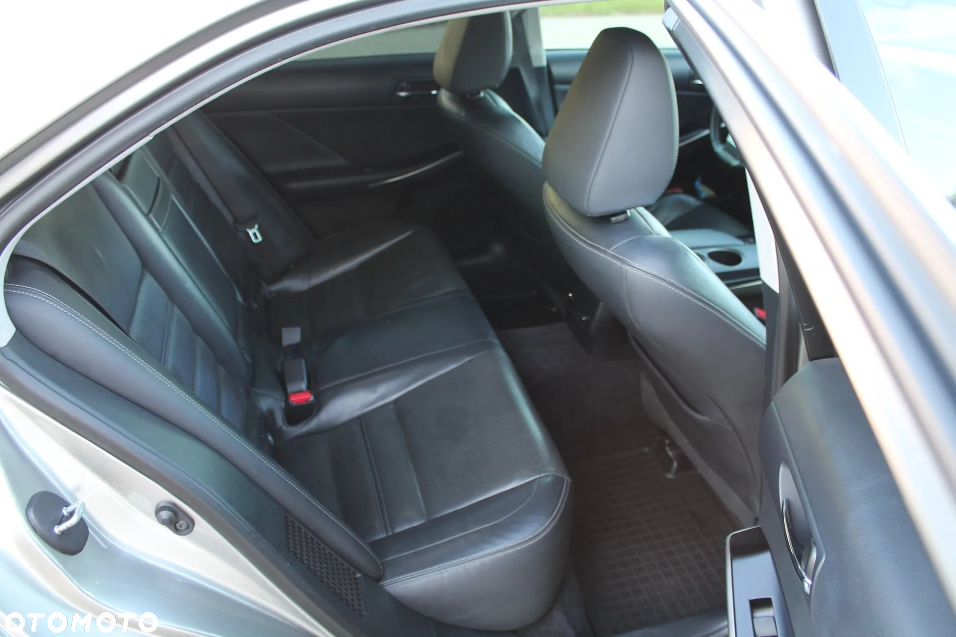 Lexus IS 300h BusinessEdition - 11