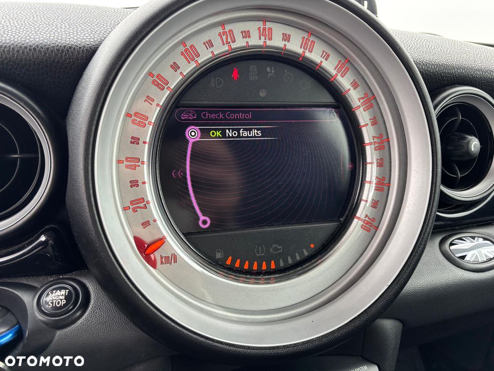 MINI Cooper Standard - 23