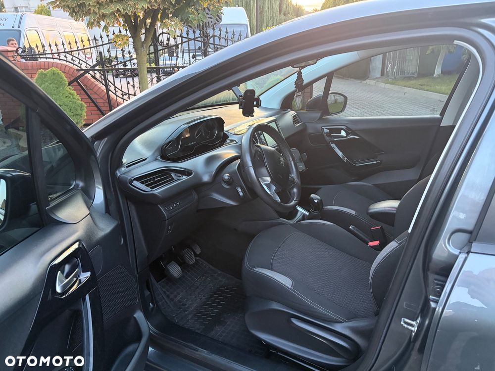 Peugeot 208 1.6 BlueHDi Active S&S - 9