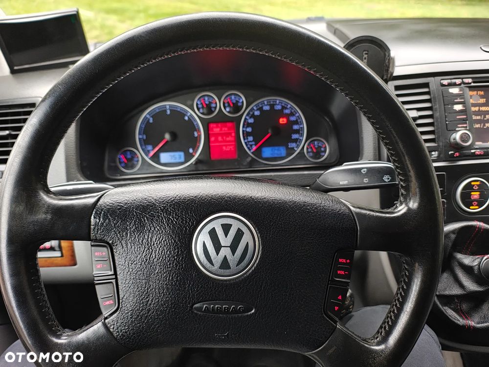 Volkswagen Multivan - 7