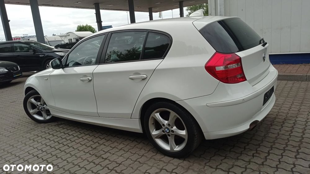 BMW Seria 1 116i - 22