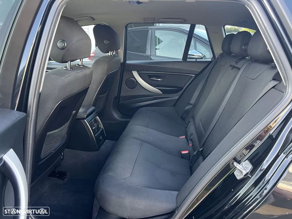 BMW 318 d Touring Line Sport Auto - 21