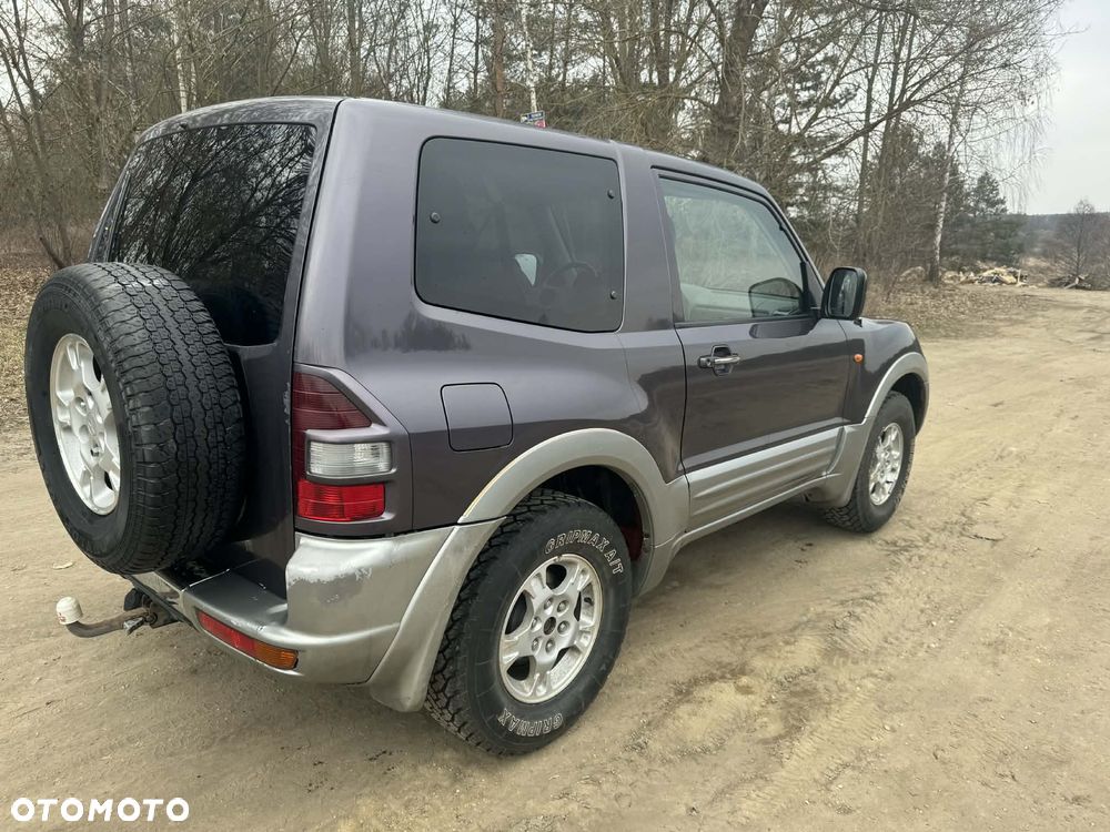 Mitsubishi Pajero - 4