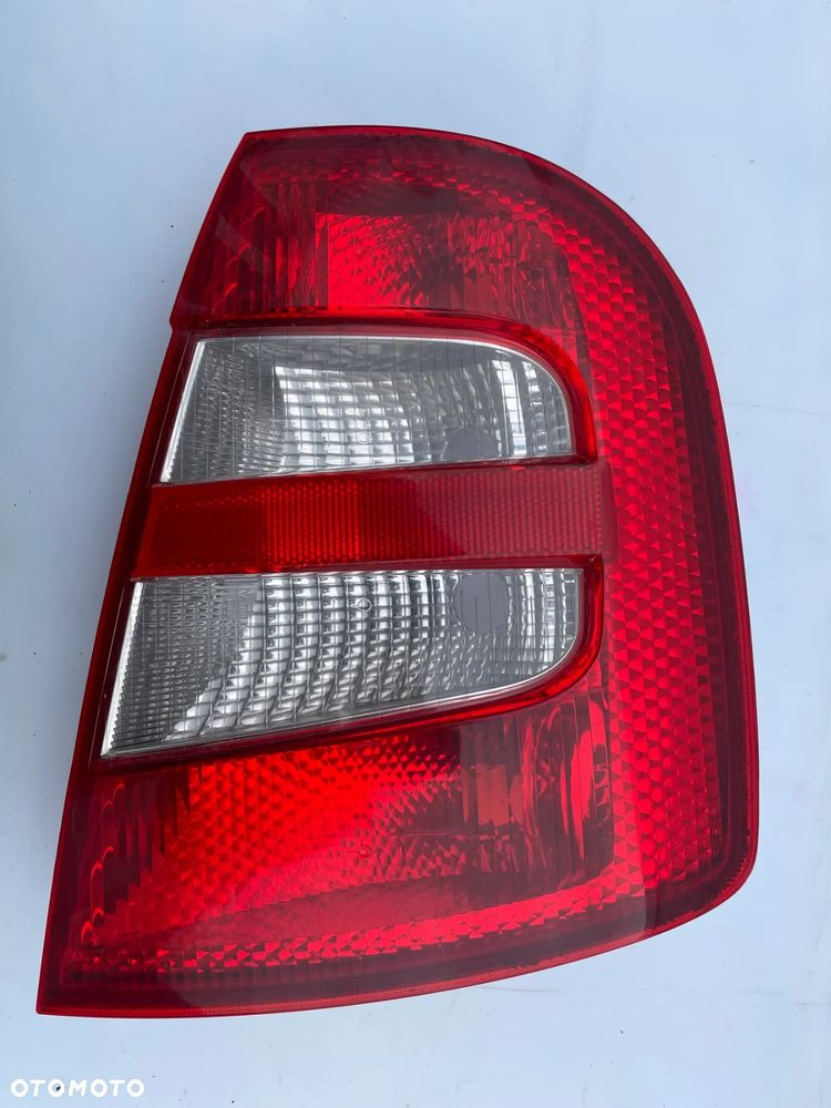 LAMPA PRAWY TYŁ SKODA FABIA I HB 6Y6945112B - 1