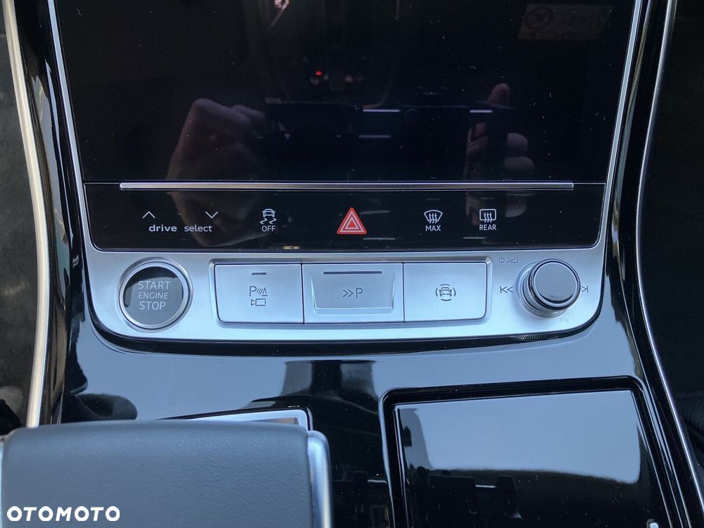 Audi A8 - 30