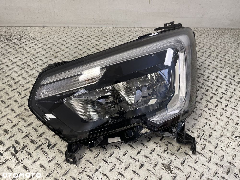 RENAULT MASTER 3 III LIFT IV 19- LAMPA LEWA REFLEKTOR LEWY LED IDEALNA ORYGINAŁ 260607867R - 2