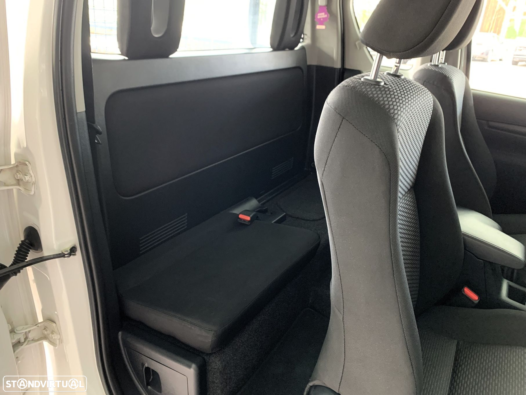 Toyota Hilux 2.4 D-4D 2WD CD Tracker - 11