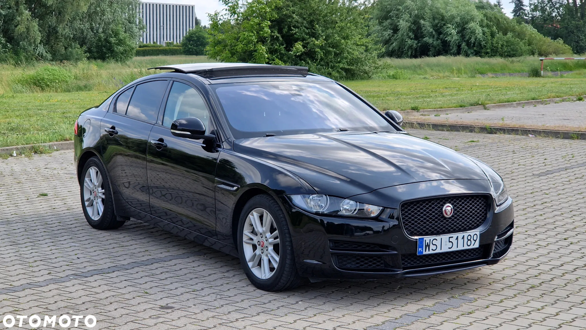 Jaguar XE 25t Prestige - 28