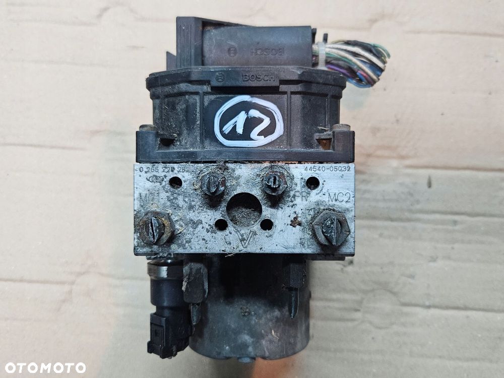 toyota avensis t25 03-08 pompa abs 44540-05032 - 1